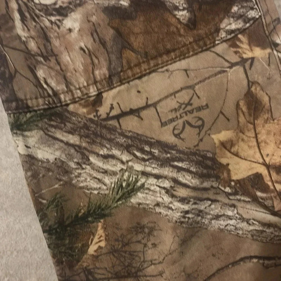 Real Tree Game Winner Camo Pants youth 24” - Picture 7 of 11